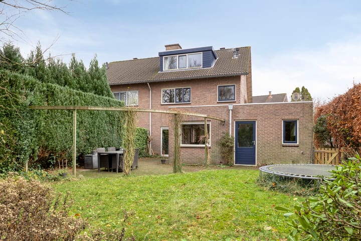 Photo 4 of Van Lidth de Jeudelaan 17