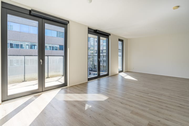 Photo 3 of Stephensonstraat 6-U