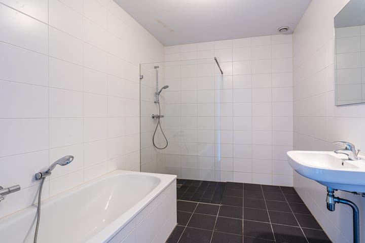 Photo 8 of Stephensonstraat 6-U