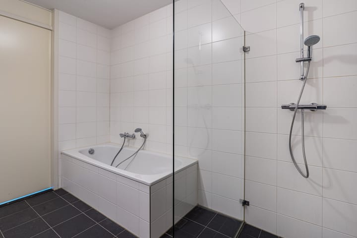 Photo 9 of Stephensonstraat 6-U