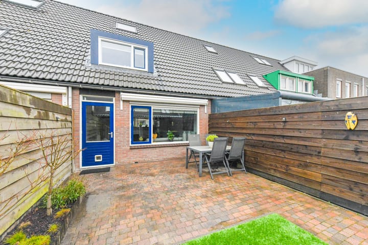 Photo 31 of Juliana Wilhelmina van der Noordaatuin 9