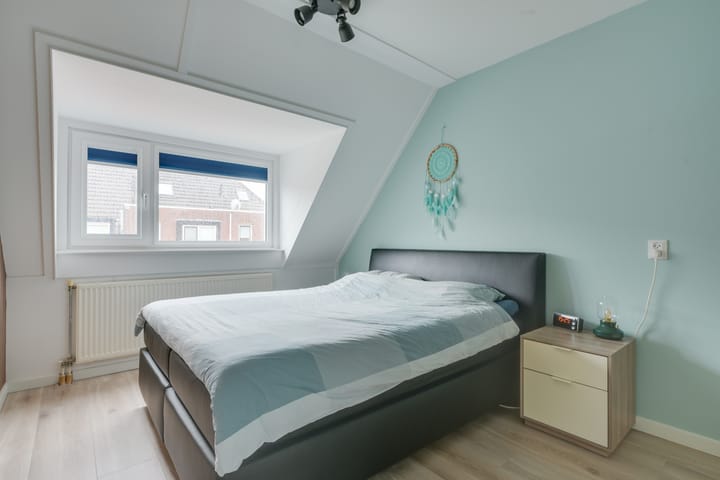 Photo 17 of Juliana Wilhelmina van der Noordaatuin 9