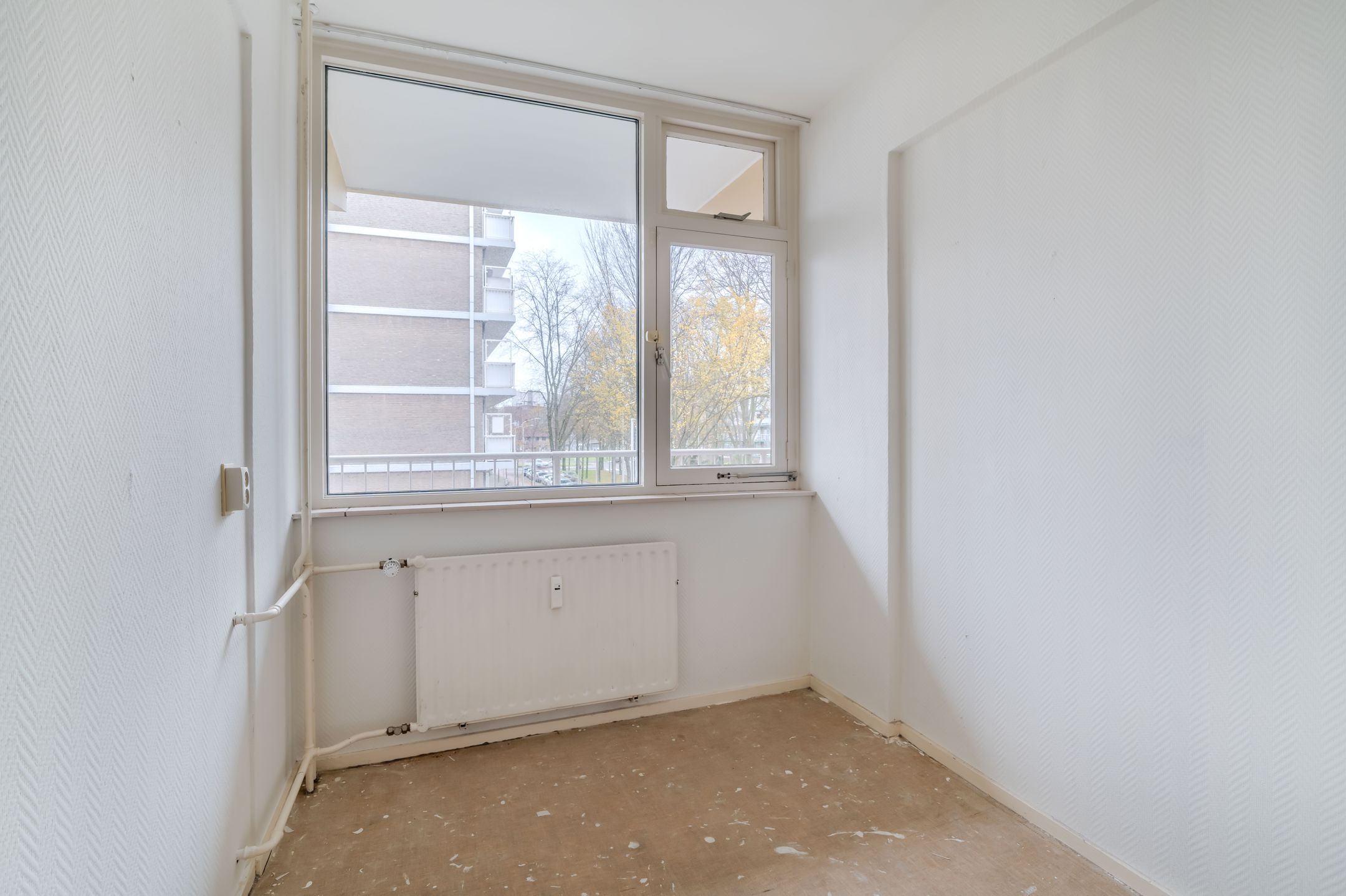 Photo 12 of Uitgeeststraat 15