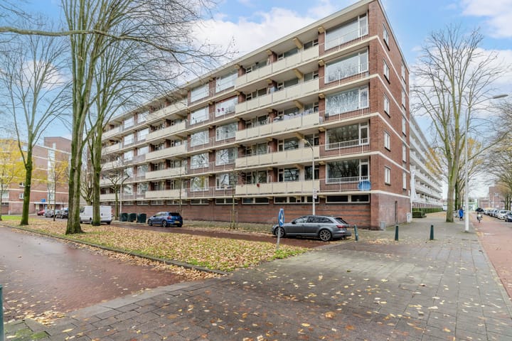 Photo 19 of Uitgeeststraat 15