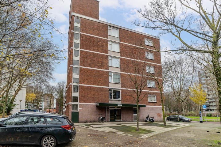 Photo 20 of Uitgeeststraat 15