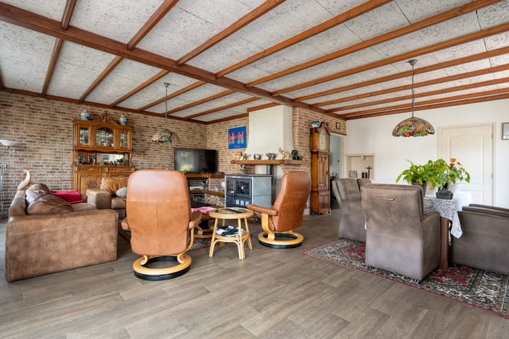 Foto 17 van Spoorstraat 11