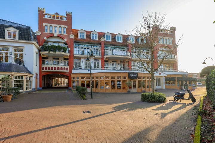 Brink 10-D, Laren (NH)