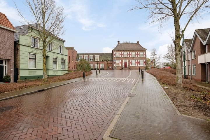 Photo 53 of Voorstraat 2