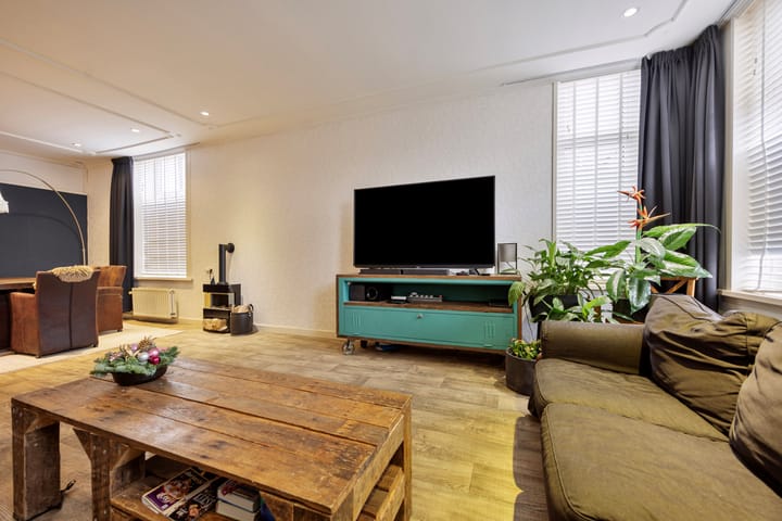 Photo 9 of Voorstraat 2