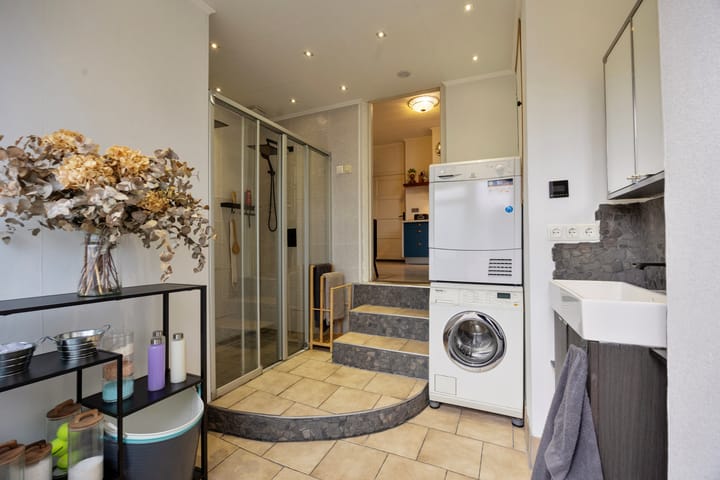 Photo 16 of Voorstraat 2