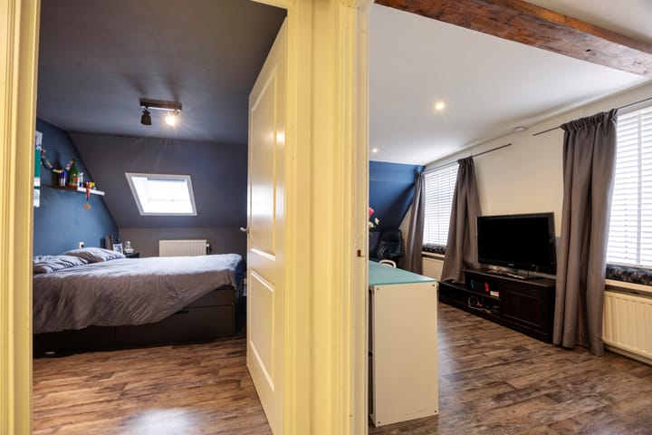 Photo 37 of Voorstraat 2