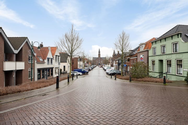 Photo 54 of Voorstraat 2