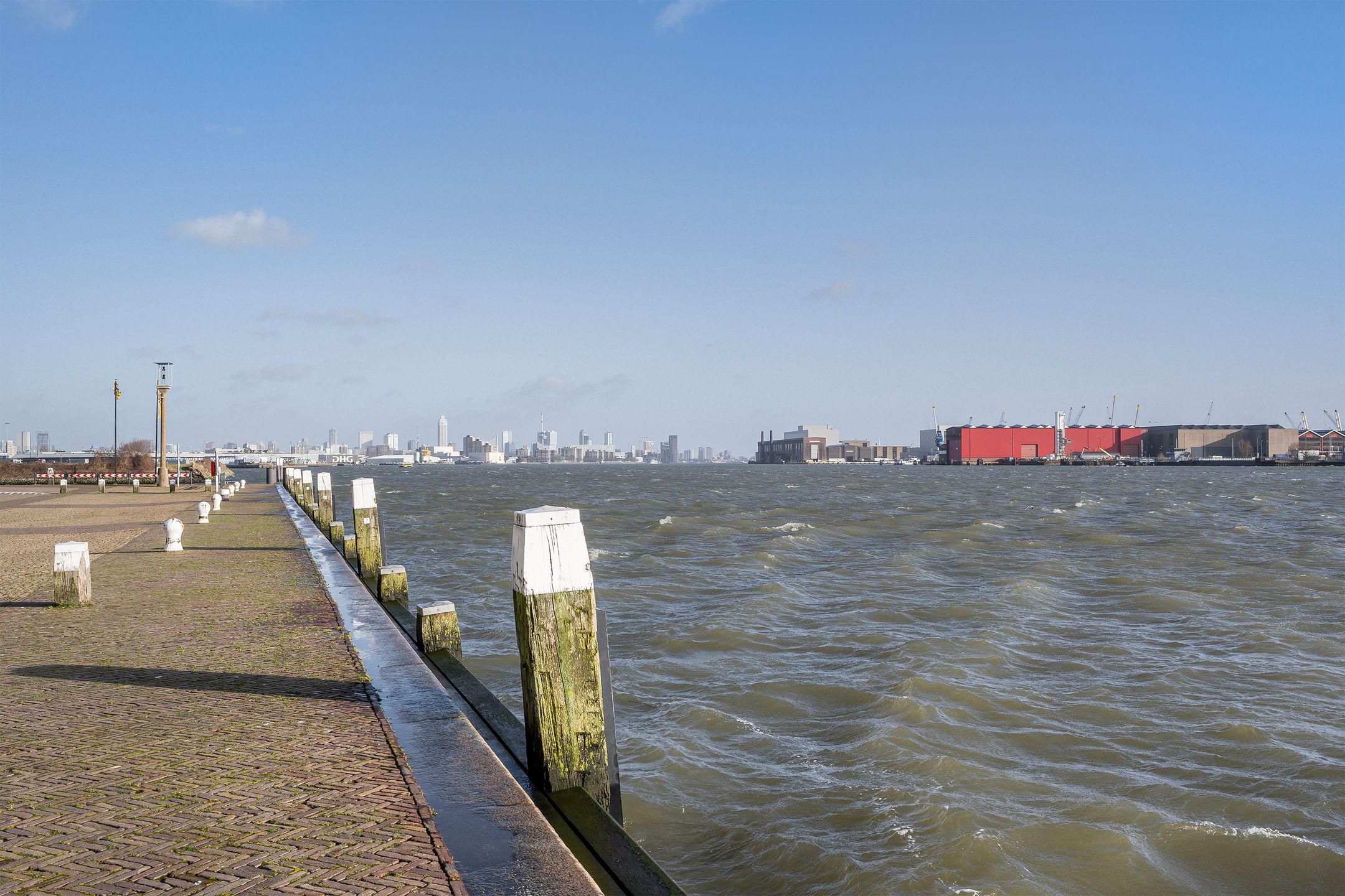 Foto 27 van Sommelsdijksestraat 12