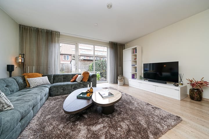 Photo 6 of Nelson Mandelastraat 8