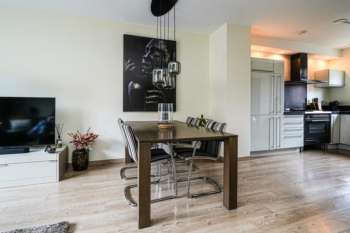 Photo 10 of Nelson Mandelastraat 8