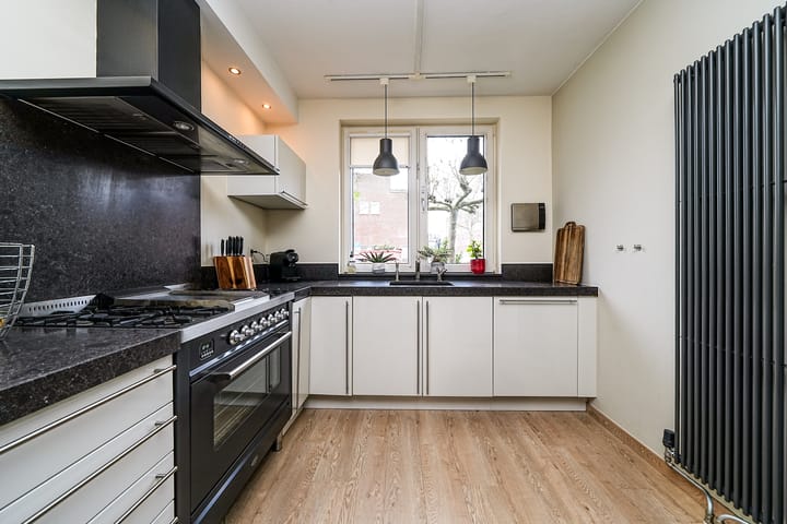 Photo 12 of Nelson Mandelastraat 8