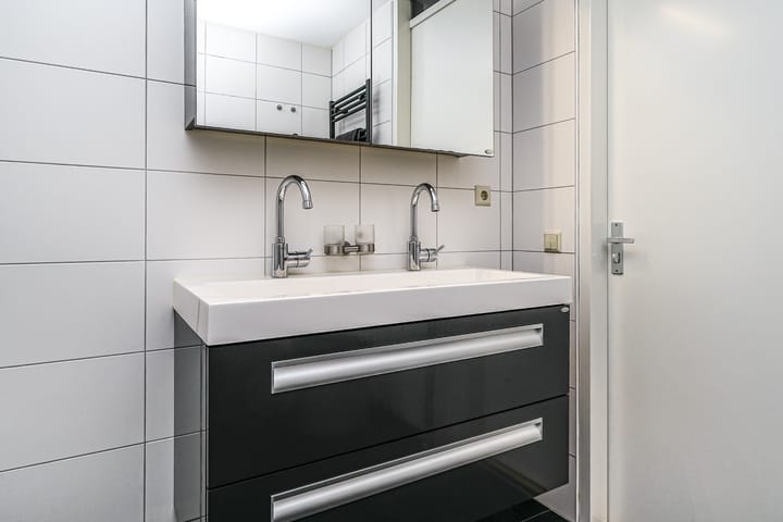 Photo 22 of Nelson Mandelastraat 8