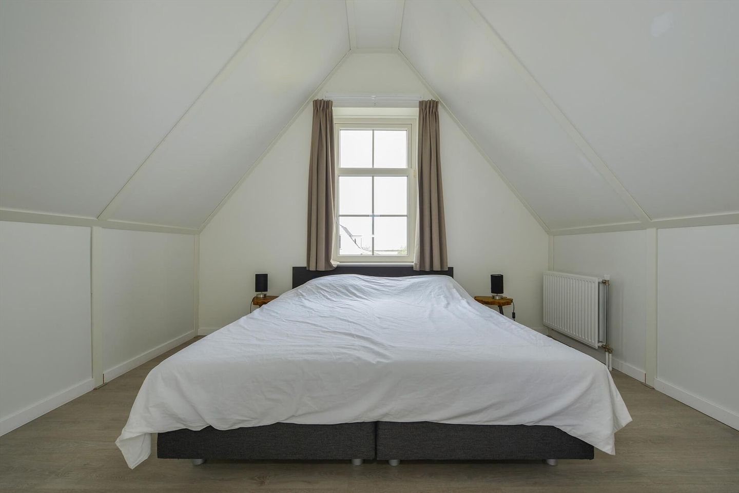 Photo 14 of Zeedijk 2-305