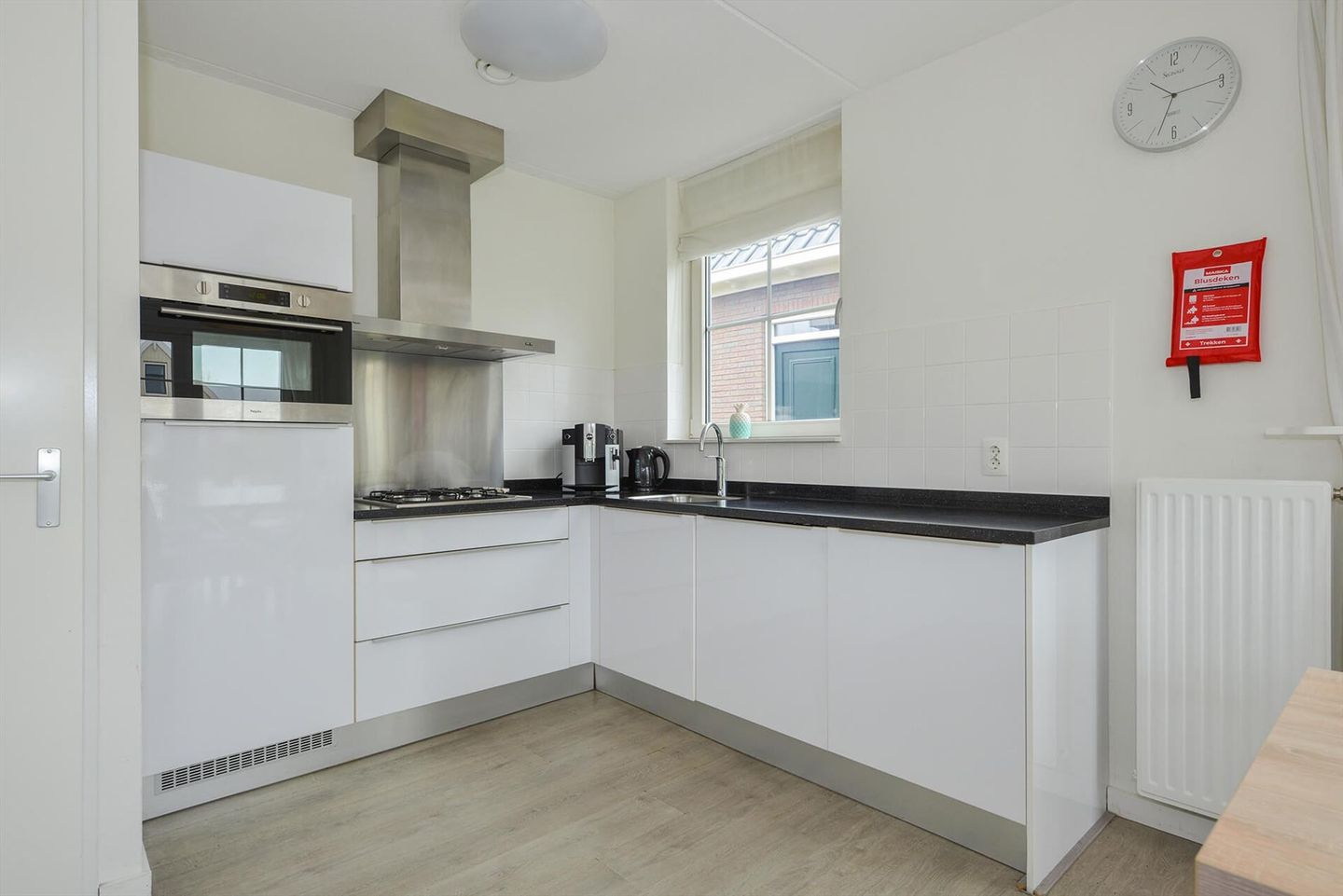 Photo 10 of Zeedijk 2-305