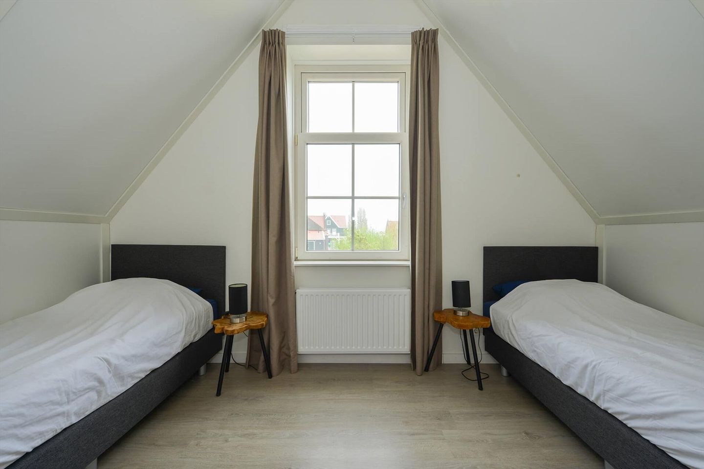 Photo 19 of Zeedijk 2-305