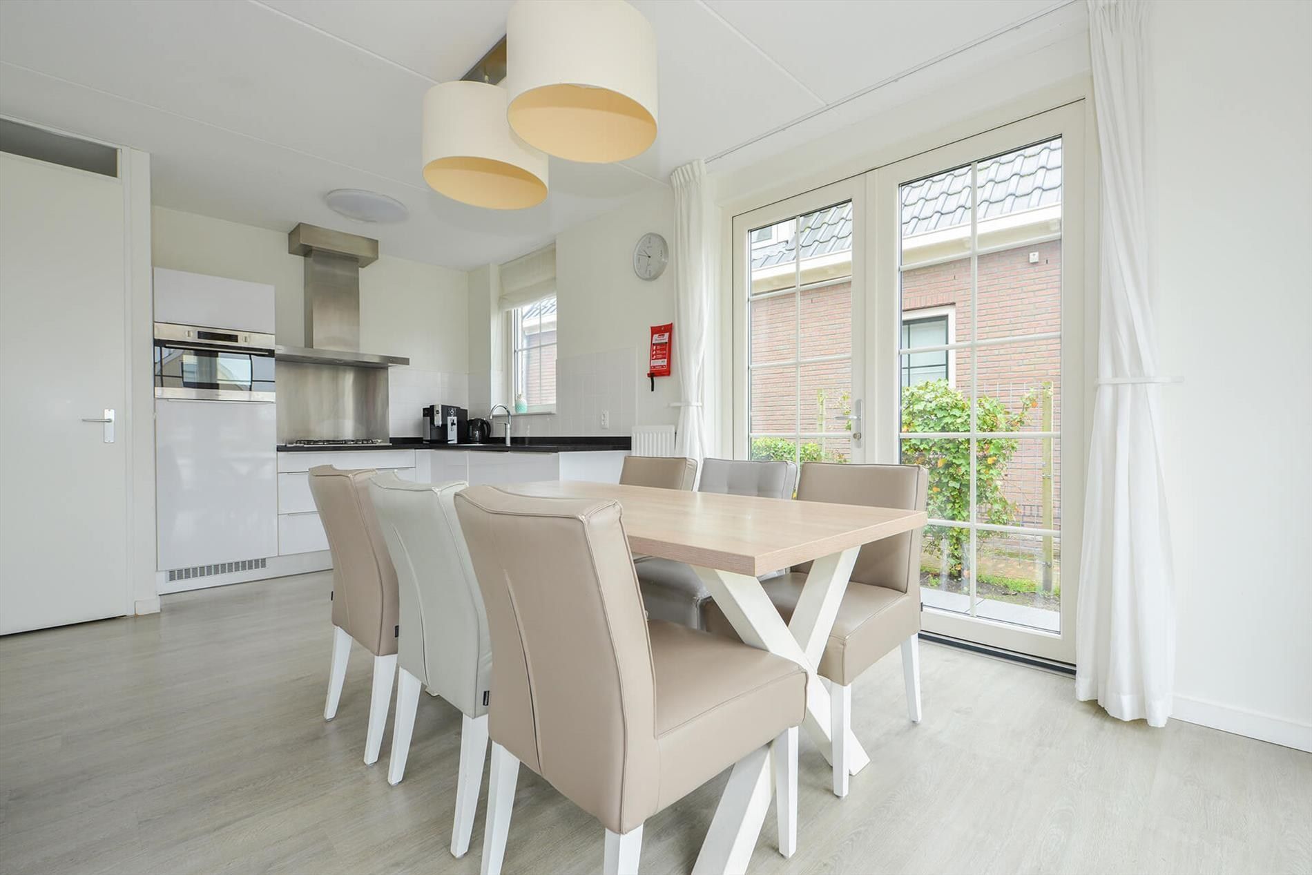 Photo 9 of Zeedijk 2-305