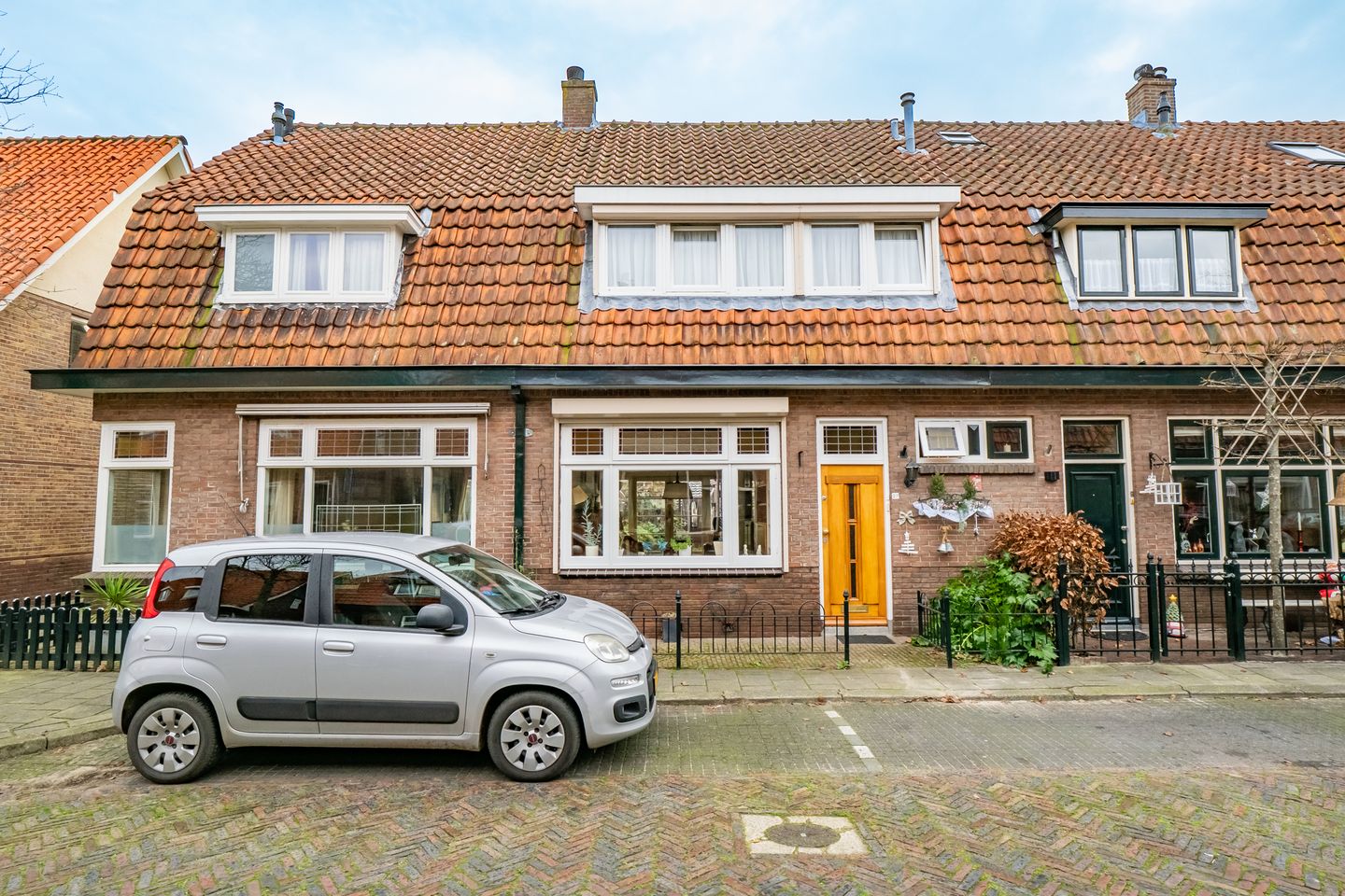 Photo 5 of Burgemeester Strick van Linschotenstraat 27