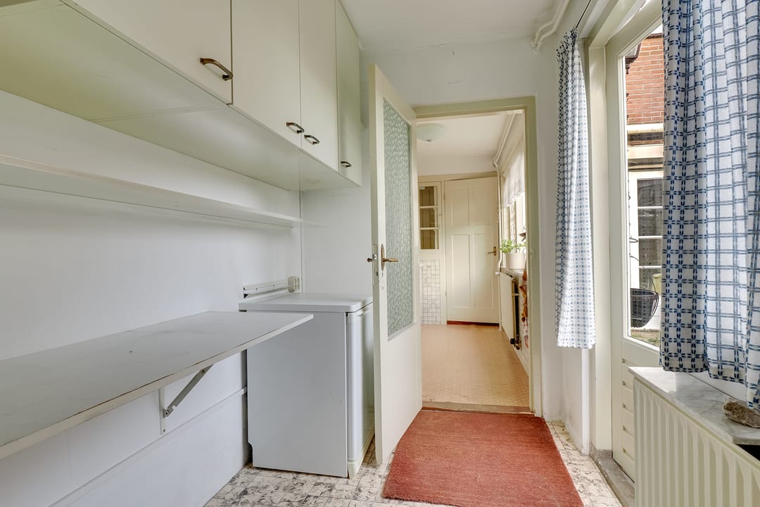 Photo 16 of Burgemeester Strick van Linschotenstraat 27