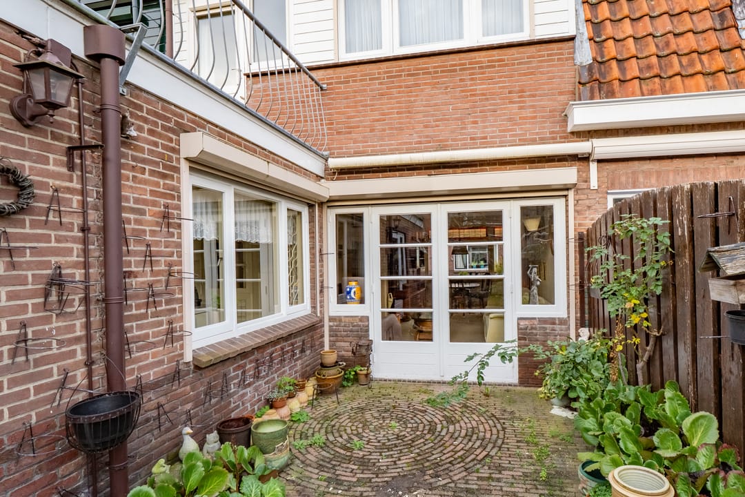 Photo 22 of Burgemeester Strick van Linschotenstraat 27