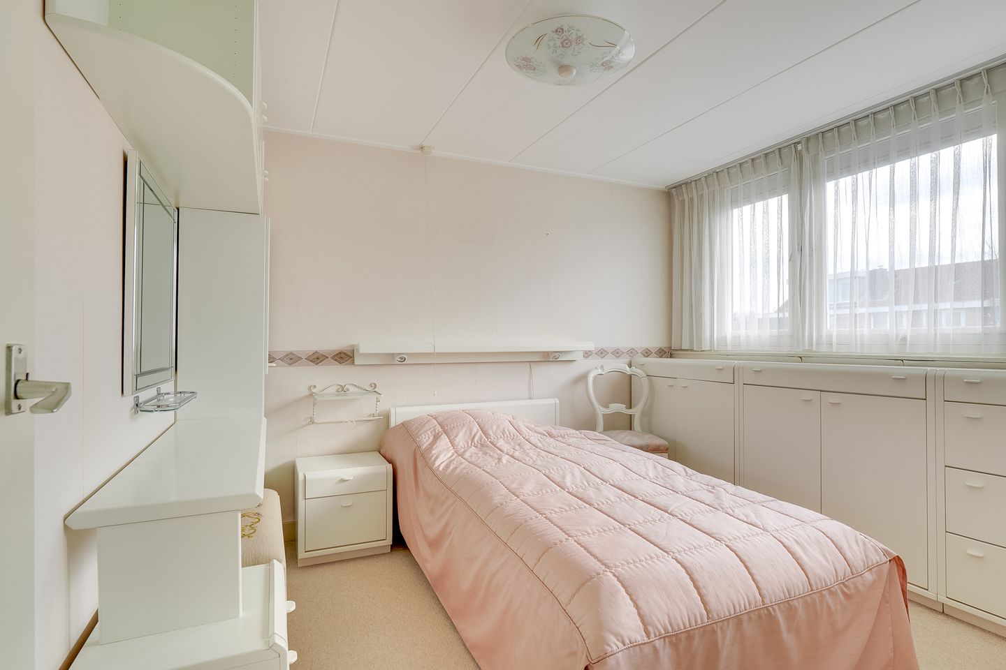 Photo 25 of Burgemeester Strick van Linschotenstraat 27