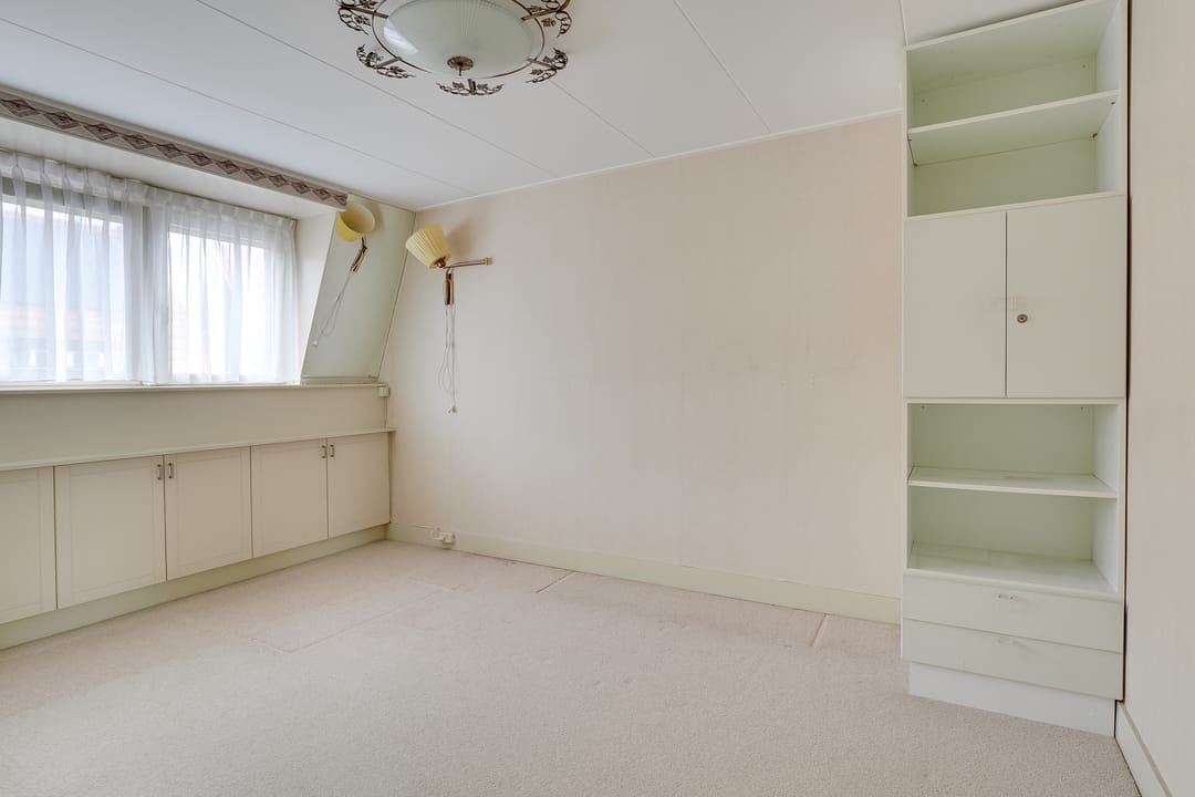 Photo 26 of Burgemeester Strick van Linschotenstraat 27