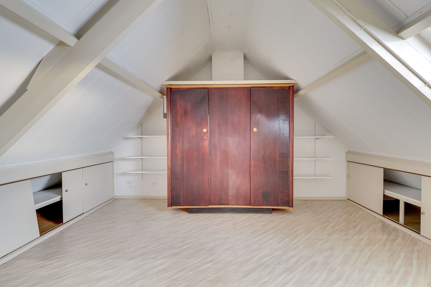 Photo 34 of Burgemeester Strick van Linschotenstraat 27