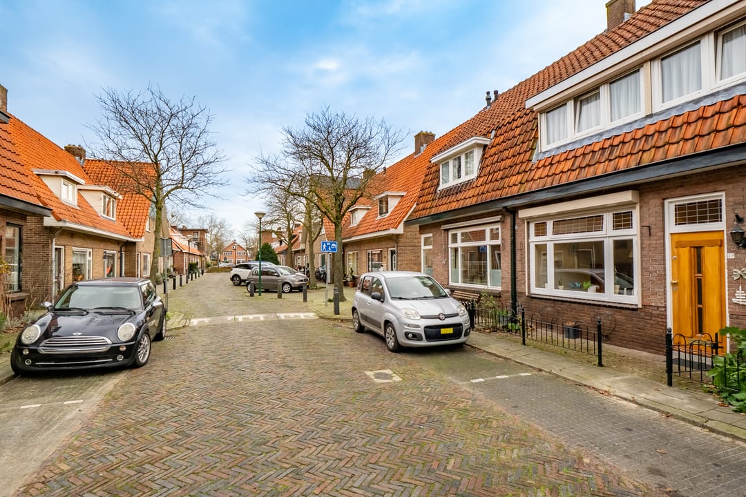 Photo 37 of Burgemeester Strick van Linschotenstraat 27