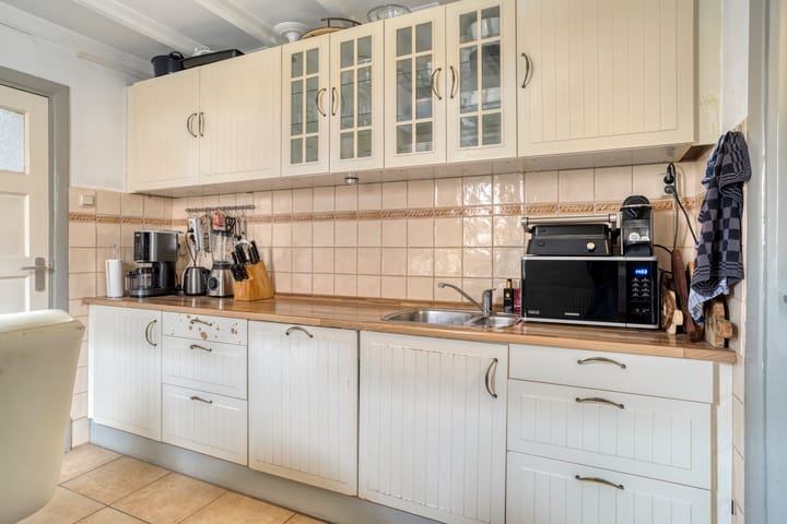 Foto 15 van Middenstraat 1