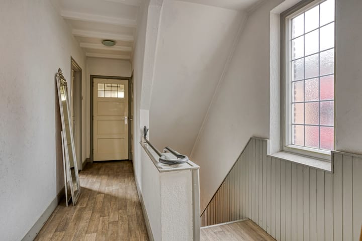 Foto 31 van Middenstraat 1