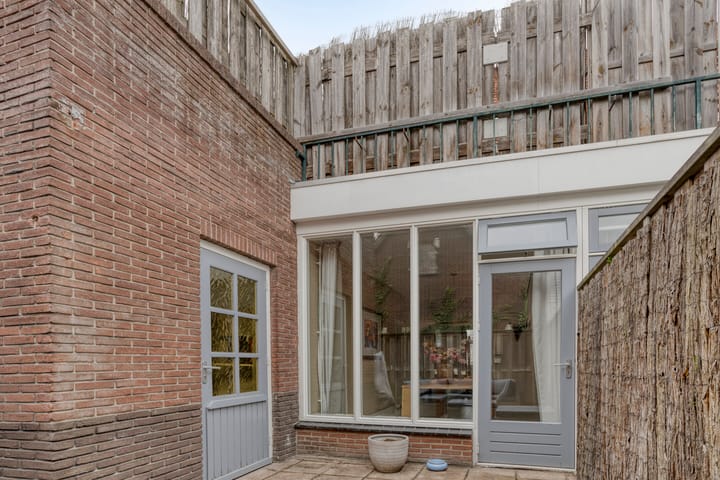 Foto 33 van Middenstraat 1