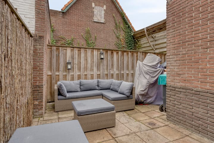 Foto 37 van Middenstraat 1