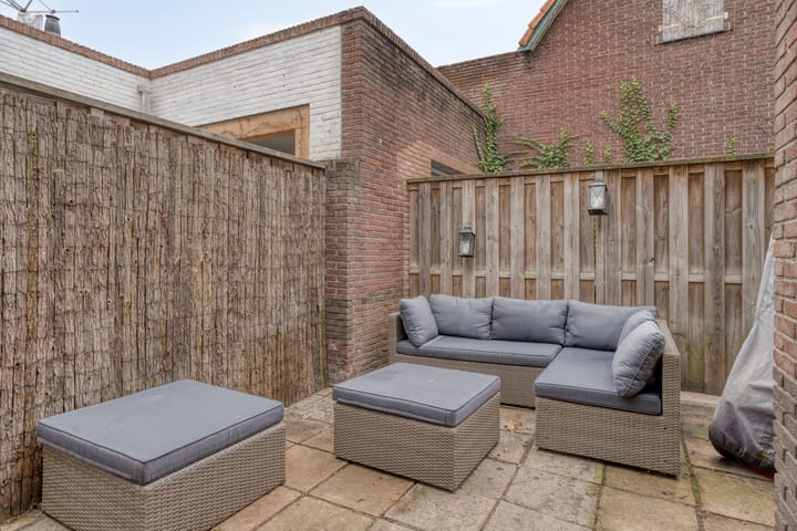 Foto 38 van Middenstraat 1