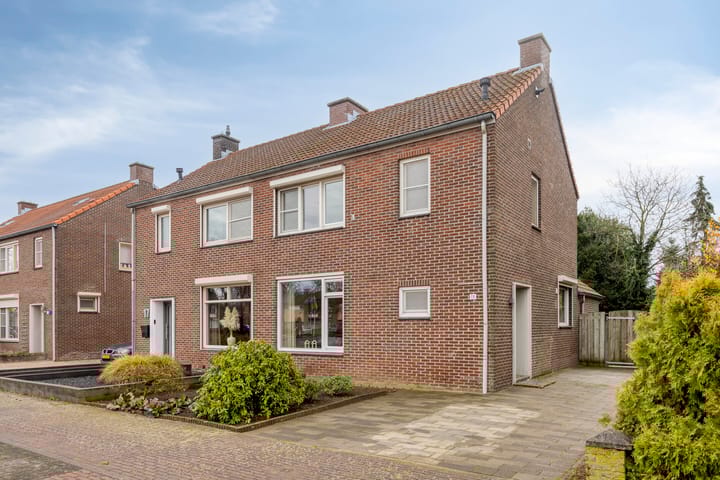 Foto 36 van Schoolstraat 19