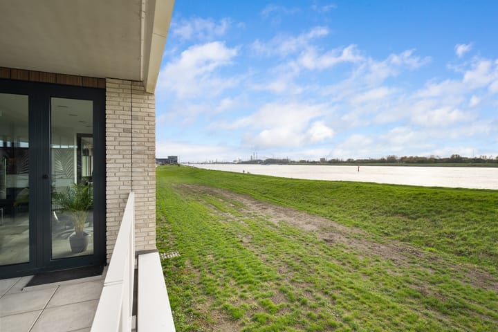 Foto 12 van Zalmstael 8