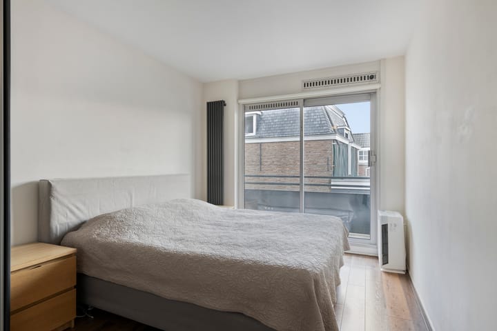 Photo 13 of Nispensestraat 3-C