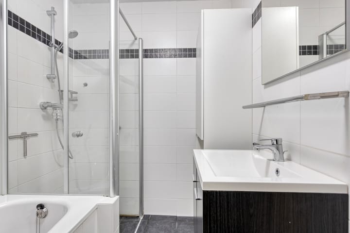 Photo 17 of Nispensestraat 3-C