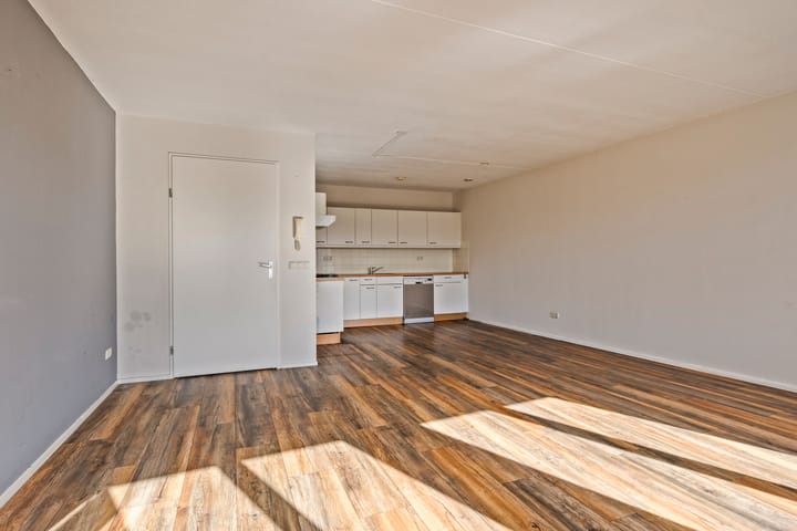 Photo 11 of Kade 30-B