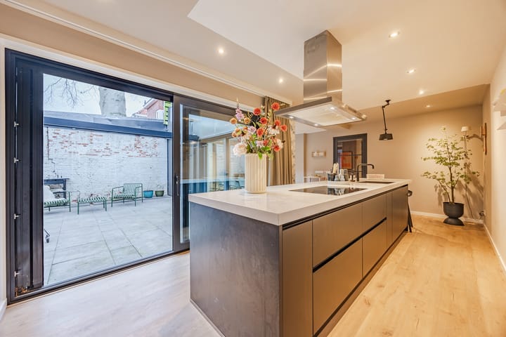 Photo 16 of Burgemeester Geillstraat 36