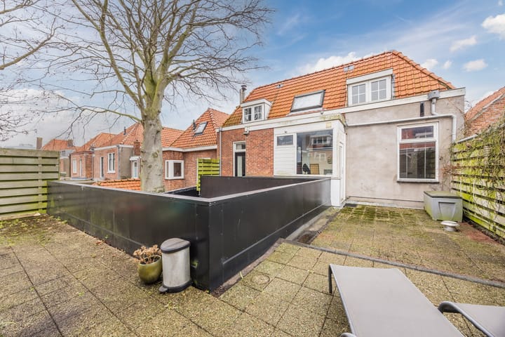 Photo 40 of Burgemeester Geillstraat 36