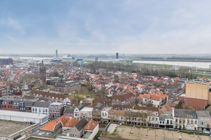 Photo 48 of Burgemeester Geillstraat 36