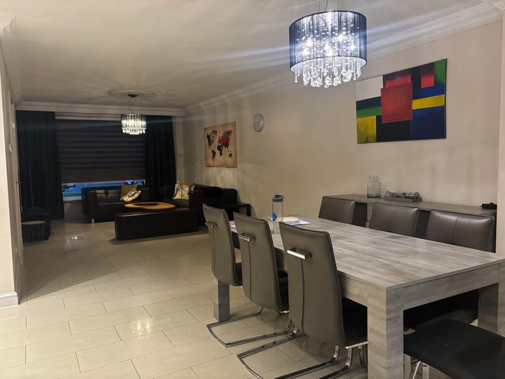 Photo 4 of Floralaan West 234