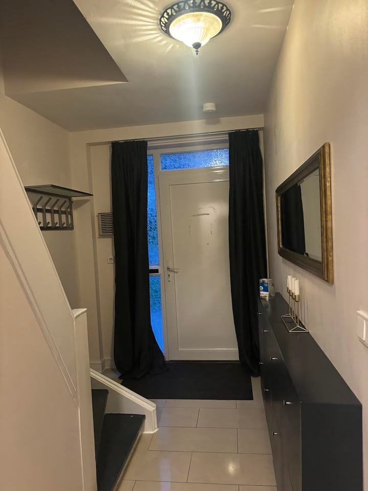 Photo 2 of Floralaan West 234