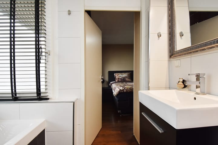 Foto 42 van Mahoniehout 12