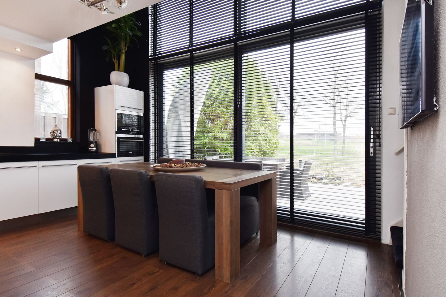 Foto 10 van Mahoniehout 12