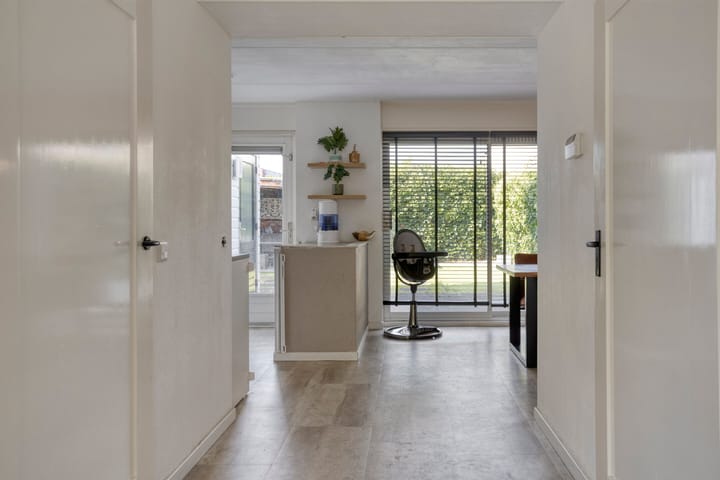 Foto 8 van Jane Addamsstraat 16